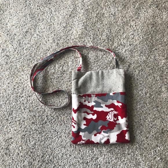 Handmade WSU Coug Crossbody Bag - Picture 2 of 3